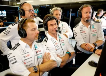 Mercedes refuses to help Verstappen in title fight: will McLaren seize the moment?