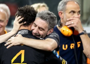 Lando Norris clinches world championship title in dramatic finale: McLaren’s glorious return to glory!