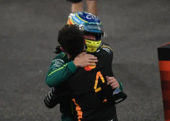 Fernando Alonso praises Lando Norris’ historic F1 title: a thrilling battle for supremacy