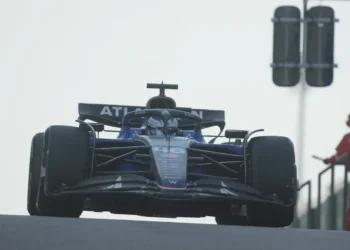 Williams rookie Luke Browning dominates F1 post-season test in thrilling Abu Dhabi showdown