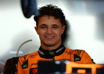 Lando Norris skyrockets to F1 riches with $40 million bonus: top drivers’ salaries revealed!