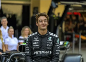 George Russell slams vile keyboard warriors after Kimi Antonelli targeted with death threats