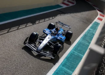 Carlos Sainz celebrates Williams podiums while Lewis Hamilton suffers historic F1 failures