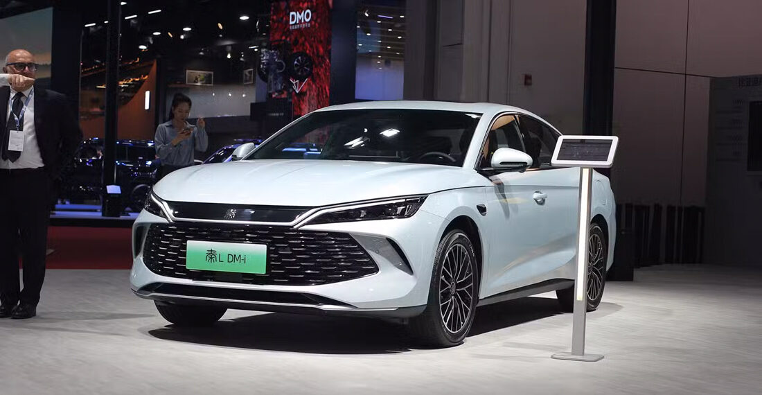 China regista novo recorde de vendas de elétricos e de híbridos plug-in