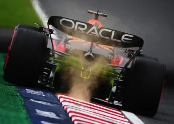 F1’s DRS revolution: 15 years of thrilling overtakes or artificial controversy?