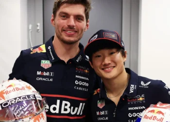 Max Verstappen’s emotional farewell to Yuki Tsunoda: a poignant helmet exchange after Red Bull exit