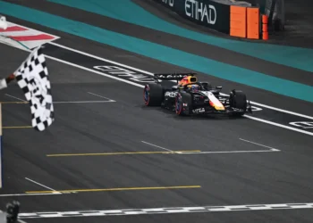 Max Verstappen seizes pole in Abu Dhabi showdown: can Lando Norris clinch his first title?