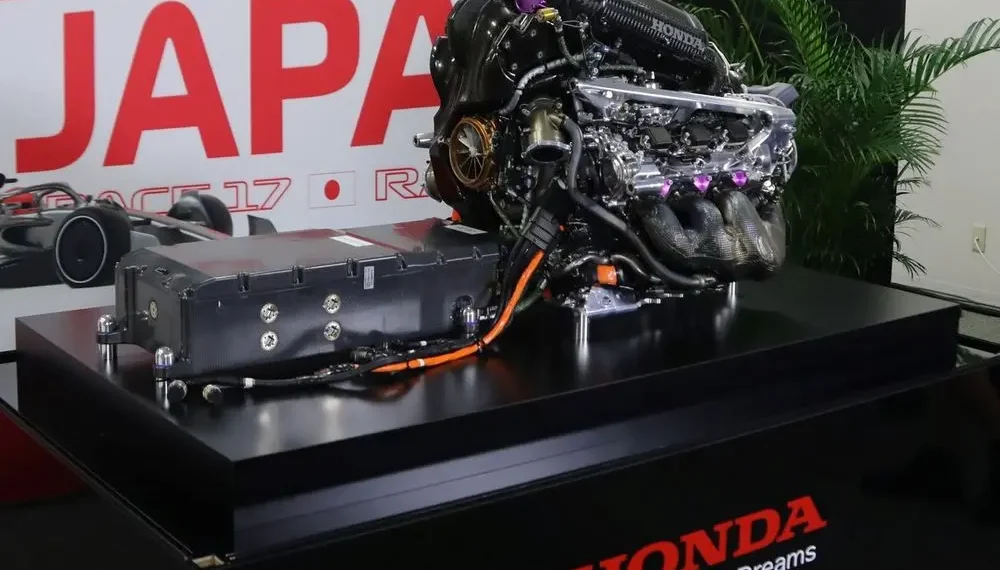 AUDIO – Honda unleashes thrilling F1 engine sound: Aston Martin partnership promises explosive 2026 season!