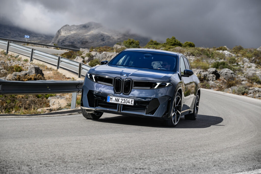 Ao volante do novo BMW iX3 50 xDrive