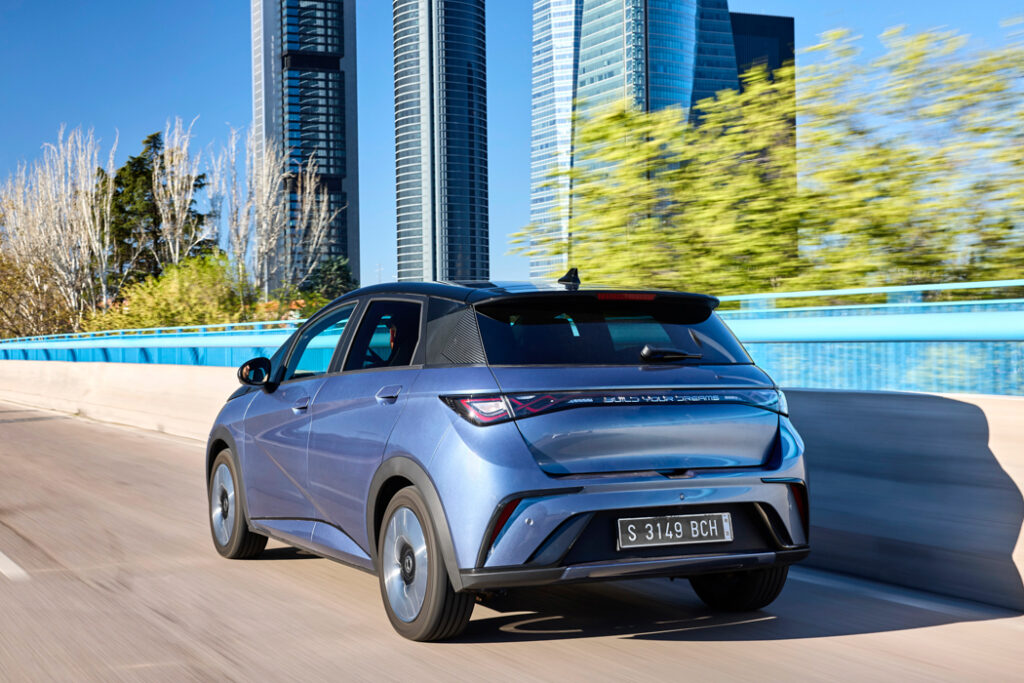 BYD Dolphin G: compacto PHEV criado para a Europa pode chegar já em 2026