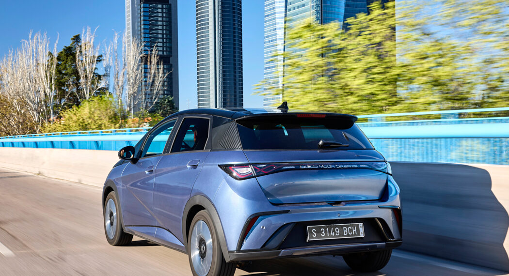 BYD Dolphin G: compacto PHEV criado para a Europa pode chegar já em 2026