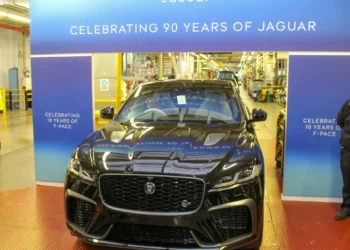 Jaguar diz adeus aos motores de combustão