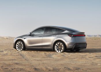 Procura por automóveis elétricos cresce nos EUA