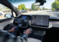 Autopilot e publicidade enganosa: vendas e produção da Tesla em risco na Califórnia