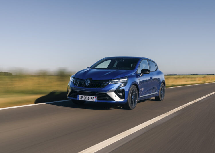 Renault Clio foi o mais vendido na Europa em novembro