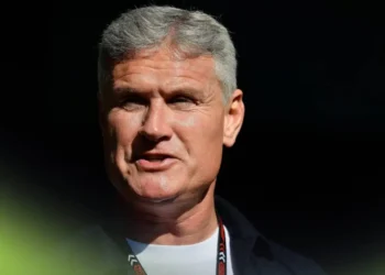 David Coulthard declares Max Verstappen the ultimate champion over Lewis Hamilton: shocking revelations inside!