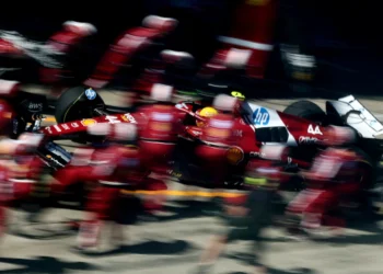 Lewis Hamilton stunned as Johnny Herbert backs Fernando Alonso for F1 2026 title glory