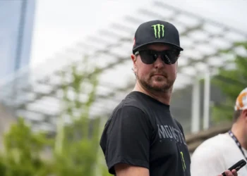 Kurt Busch’s staggering net worth revealed: racing legend’s financial empire exposed!