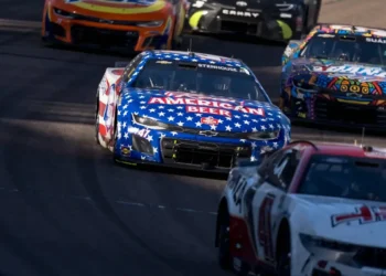 Ricky Stenhouse Jr. makes thrilling NASCAR Truck debut at Daytona after Daytona 500 triumph
