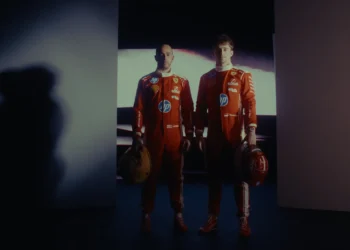 VIDEO – Ferrari’s stunning 2026 race suits ignite fan frenzy: why one detail has everyone talking
