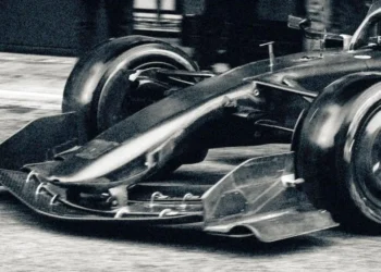 Adrian Newey’s game-changing suspension choice ignites Aston Martin AMR26’s thrilling F1 2026 debut