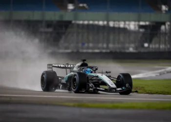 VIDEO – Mercedes’ shocking W17 shakedown reveals alarming design flaws ahead of 2026 season