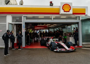 VIDEO – Haas unleashes powerful 2026 VF-26 at Fiorano: a thrilling new era in F1 begins!