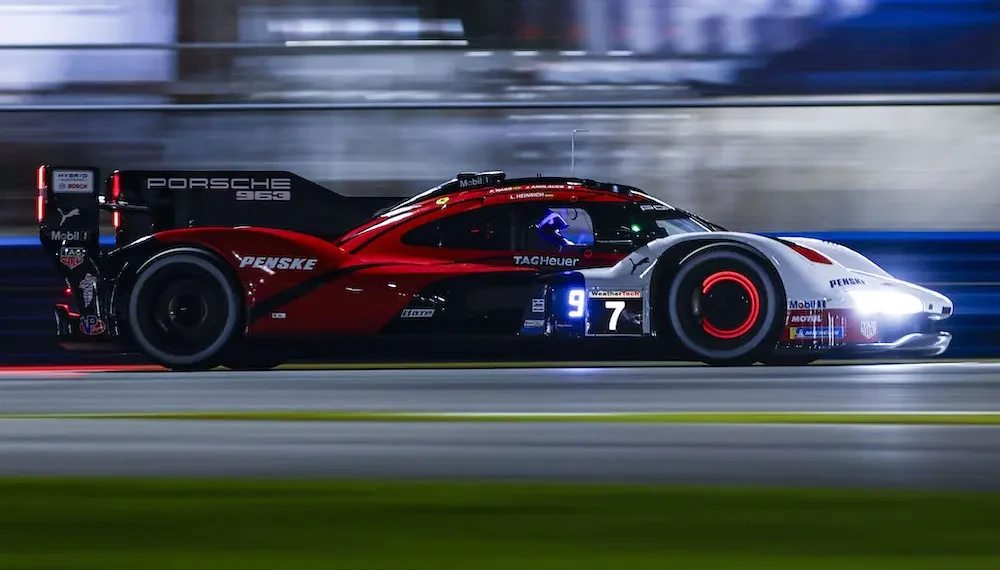 Porsche dominates amid chaos: thick fog wreaks havoc at Daytona 24 Hours showdown