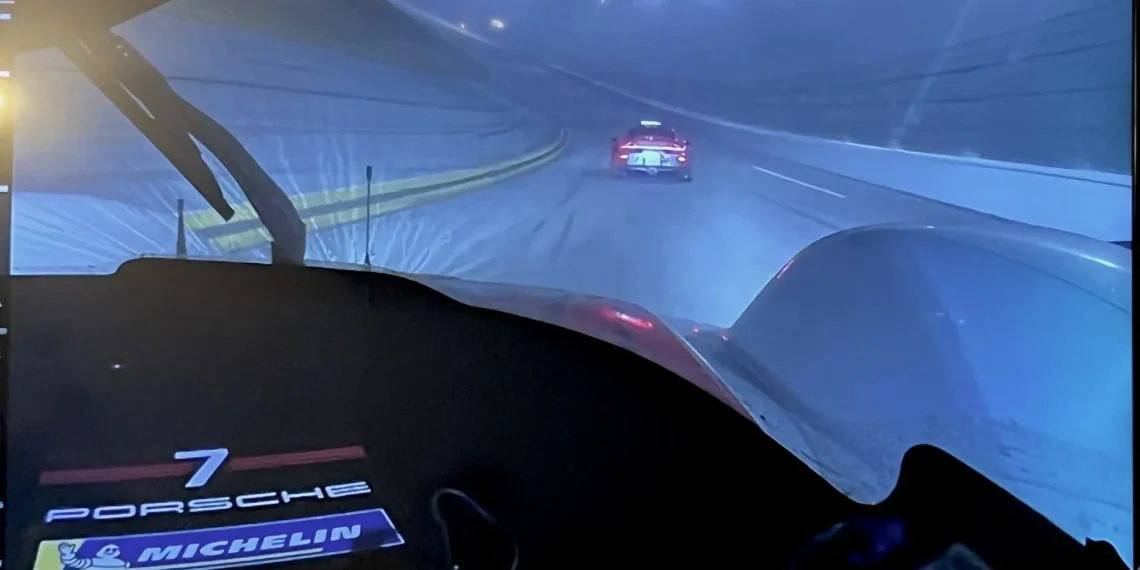 LIVE HERE – Thick fog engulfs Rolex 24: race trapped under safety car as tension mounts