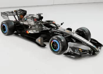 McLaren reveals stunning black MCL40 as F1 2026 testing drama unfolds in Barcelona