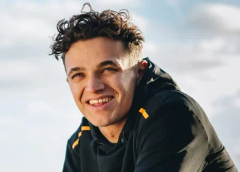 VIDEO – Lando Norris shares emotional first vlog after F1 championship win: a journey to glory