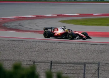 VIDEO – Lewis Hamilton’s shocking spin in Ferrari SF-26 steals the spotlight on Barcelona test Day 4