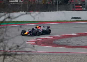 Rain threatens Barcelona test: Mercedes withdraws as Max Verstappen prepares to shine