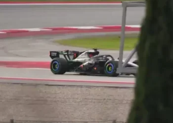 F1 shakedown chaos: Audi’s engine failure sparks red flag while McLaren finally hits the track