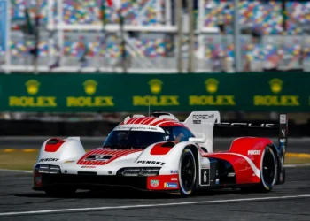 Porsche shines bright as Daytona’s fog lifts in thrilling Rolex 24 showdown