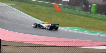 VIDEO – Racing Bulls roar to life: thrilling debut of VCARB 03 ignites F1 2026 excitement