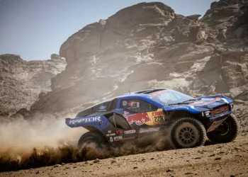 Mitch Guthrie seizes Dakar 2026 lead as Ford triumphs in thrilling Stage 3 showdown