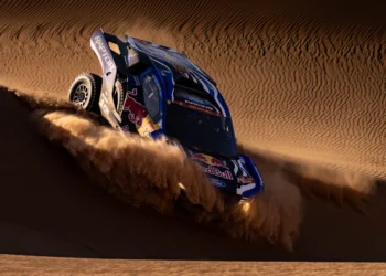 Mattias Ekström conquers Dakar’s Marathon Stage, and João Ferreira with a brilliant 4th place, while the title picture shifts dramatically