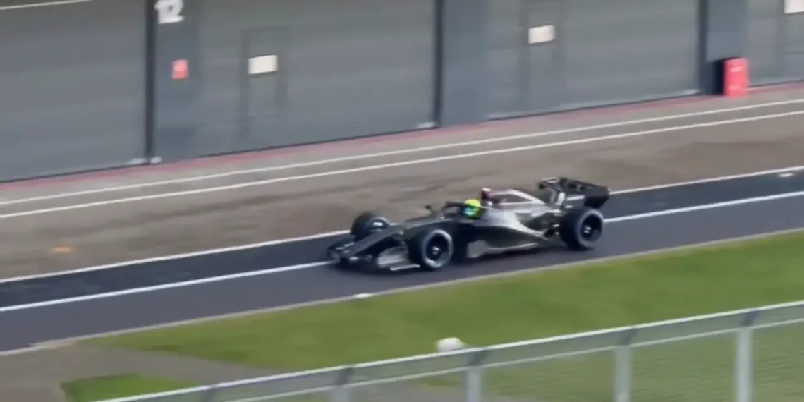VIDEO – Sergio Perez makes history driving Cadillac&rsquo;s debut car at Silverstone: a groundbreaking moment!