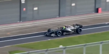 VIDEO – Sergio Perez makes history driving Cadillac’s debut car at Silverstone: a groundbreaking moment!