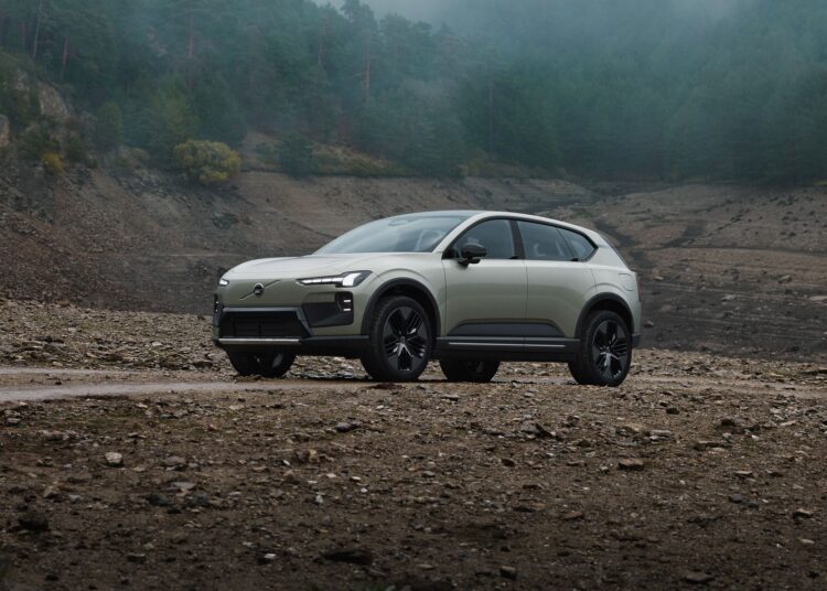 Novo Volvo EX60 Cross Country confirmado para 2027