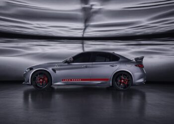 Inspirado na vela: Alfa Romeo Giulia Quadrifoglio Luna Rossa só para dez