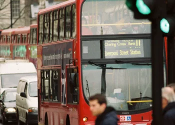 Londres volta a ser a capital mais lenta do mundo