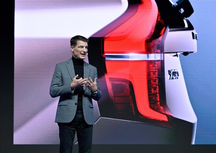 Thomas Ingelath volta a chefiar o design da Volvo