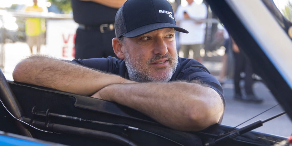 Tony Stewart’s thrilling comeback to Daytona ignites fierce rivalry with Jimmie Johnson: all eyes on truck showdown