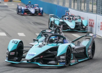 Formula E makes history with groundbreaking Tokyo night races: a thrilling new era begins