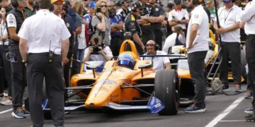 Zak Brown issues thrilling invitation: Fernando Alonso’s epic Indy 500 comeback awaits!