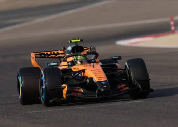 McLaren seizes Bahrain F1 test glory while Red Bull and Verstappen steal the spotlight