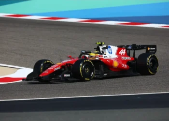 Lewis Hamilton raises alarm over GP2 comparison as Adrian Newey slams Mercedes engine trick