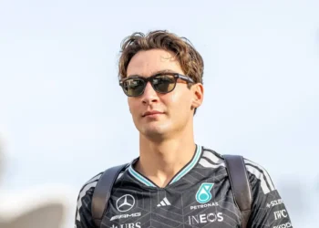 George Russell raises alarm bells as Mercedes struggles on shocking opening day in Bahrain